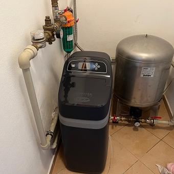 Změkčovač vody EcoWater eVOLUTION 300 Boost do RD v Ochozi u Brna